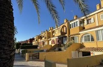 Eladó Spanyolországi sorház hirdetés (23356374)