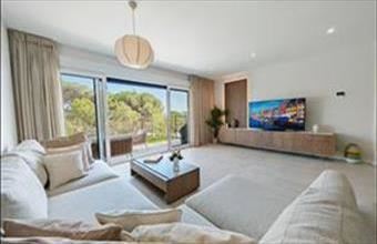 Eladó Spanyolországi sorház hirdetés (29729393)