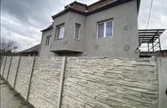 Eladó Almásfüzitői családi ház hirdetés (35342147)