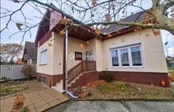 Eladó Tápiószecsői családi ház hirdetés (46781644)