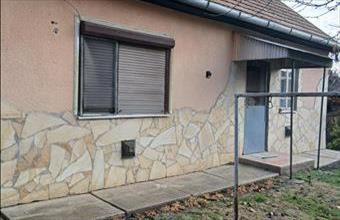 Eladó Hajdúszoboszlói családi ház hirdetés (77788797)