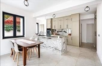 Eladó Leányfalui családi ház hirdetés (34383935)