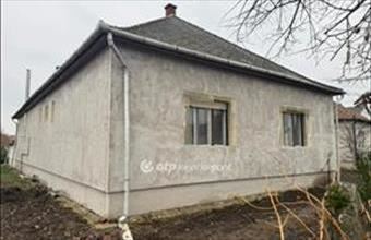 Eladó Tiszafüredi családi ház hirdetés (46543243)