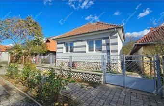 Eladó Felsőzsolcai családi ház hirdetés (98754564)