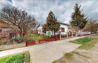 Eladó Gesztelyi családi ház hirdetés (43393377)