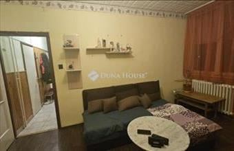 Eladó Hajmáskéri panel lakás hirdetés (38336491)