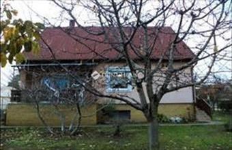 Eladó Velencei családi ház hirdetés (77456721)