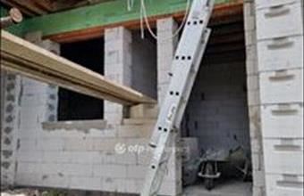 Eladó Dabasi ikerház hirdetés (31396449)