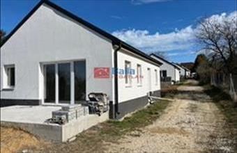 Eladó Balatonszemesi családi ház hirdetés (79632528)