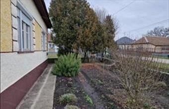 Eladó Hevesvezekényi családi ház hirdetés (78356944)