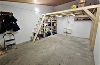 Eladó Békéscsabai egyedi garázs hirdetés (33775415)