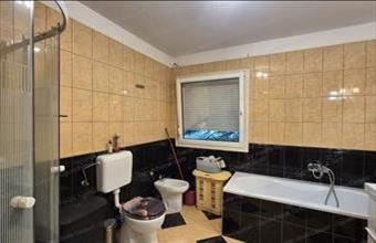 Eladó Győrújbaráti családi ház hirdetés (93768844)