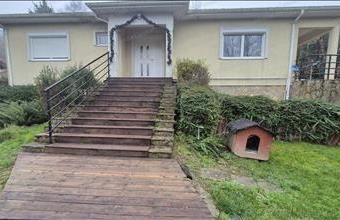 Eladó Győrújbaráti családi ház hirdetés (93768844)