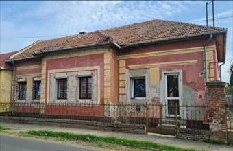 Eladó Biharnagybajomi családi ház hirdetés (63937643)