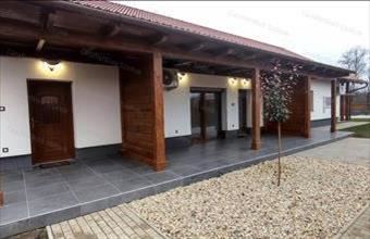 Eladó Szolnoki sorház hirdetés (38721868)