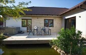 Eladó Budakalászi családi ház hirdetés (96954933)