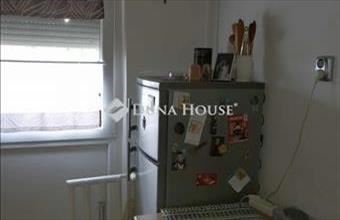 Eladó Pécsi panel lakás hirdetés (56183434)