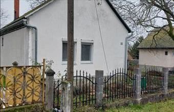 Eladó Magyaralmási családi ház hirdetés (12316124)