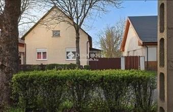 Eladó Budapest XVI. kerületi családi ház hirdetés (94847773)