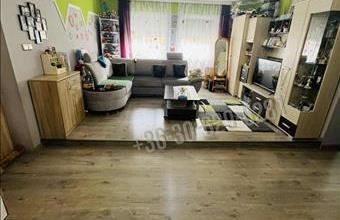 Eladó Komáromi családi ház hirdetés (87529997)