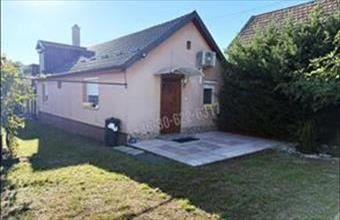 Eladó Kisbéri családi ház hirdetés (23542761)