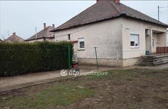 Eladó Baksi családi ház hirdetés (43333113)