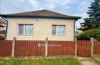 Eladó Tiszafüredi családi ház hirdetés (49944881)