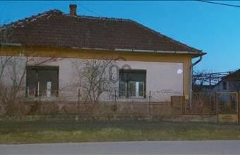 Eladó Négyesi családi ház hirdetés (35447383)