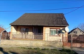 Eladó Simontornyai családi ház hirdetés (32553324)