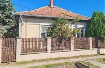 Eladó Jászladányi családi ház hirdetés (68938537)