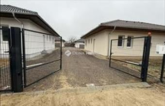 Eladó Kecskeméti családi ház hirdetés (35592772)