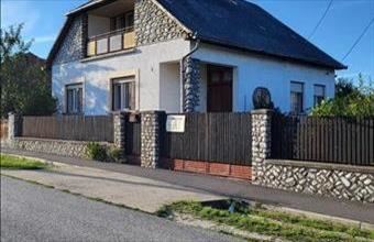 Eladó Parasznyai családi ház hirdetés (34739845)