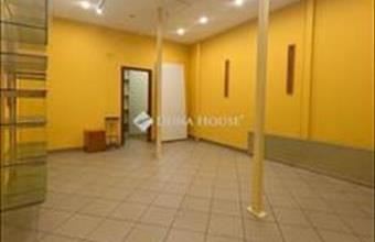 Eladó Budapest XV. kerületi üzlethelyiség üzletházban hirdetés (97373393)