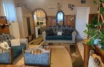 Eladó Újfehértói családi ház hirdetés (93933941)