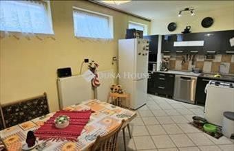 Eladó Pécsi családi ház hirdetés (69772453)