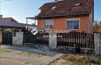 Eladó Tárnoki családi ház hirdetés (38947429)