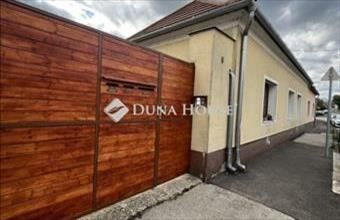 Eladó Veszprémi családi ház hirdetés (53146896)