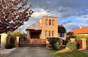 Eladó Márkói családi ház hirdetés (34653375)