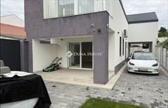 Eladó Budapest XV. kerületi családi ház hirdetés (15393941)