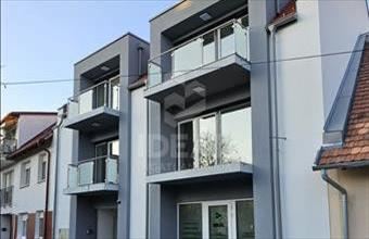 Kiadó Győri egyedi garázs hirdetés (74895761)