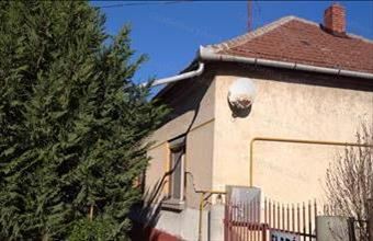 Eladó Rákóczifalvai családi ház hirdetés (95377799)