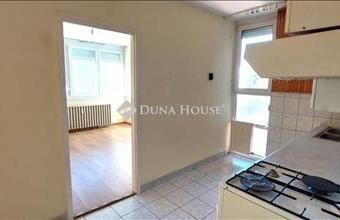 Eladó Szombathelyi csúsztatott zsalus lakás hirdetés (54939925)