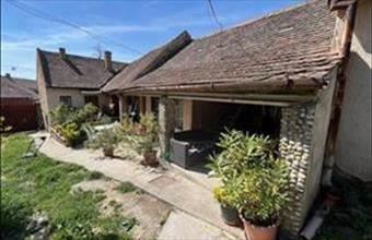 Eladó Pécsi családi ház hirdetés (23333327)