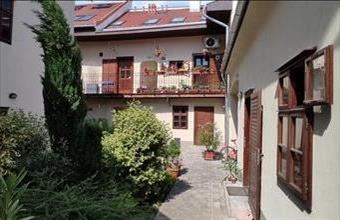 Kiadó Győri iroda lakásban hirdetés (75437136)