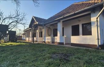 Eladó Poroszlói családi ház hirdetés (95453136)