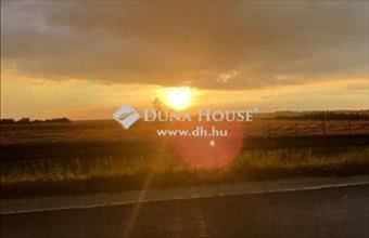 Eladó Sóskúti külterületi telek hirdetés (75483465)