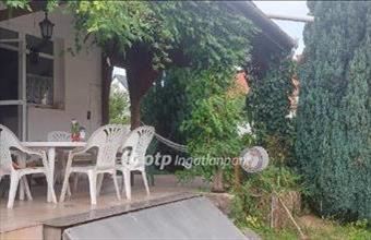 Eladó Egeri üzlethelyiség udvarban hirdetés (53885259)