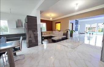 Eladó Szegedi családi ház hirdetés (97458884)