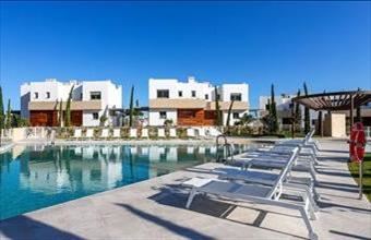 Eladó Spanyolországi sorház hirdetés (75373844)