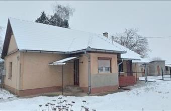 Eladó Besnyői családi ház hirdetés (83545336)